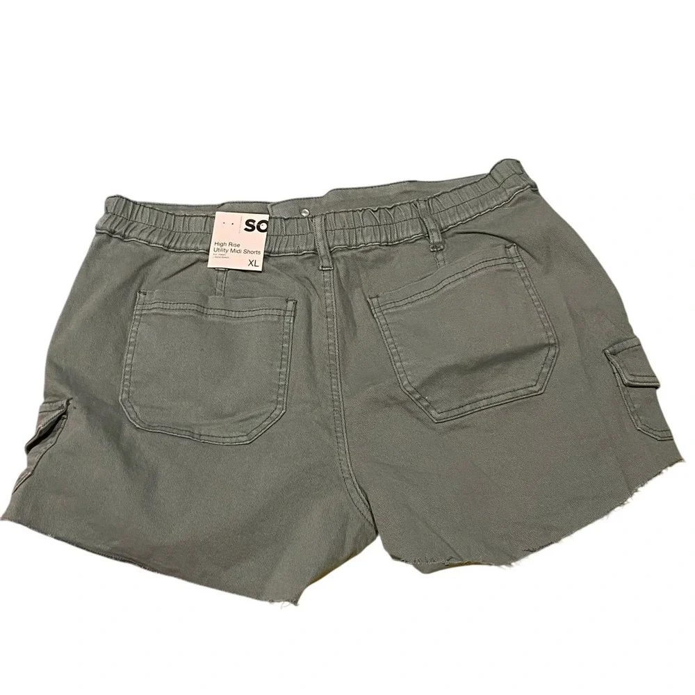 Juniors' SO High Rise  Utility Midi Fray Hem  Jean Shorts size XL Green